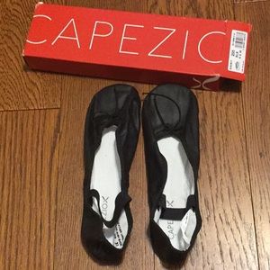 Capezio ballet shoes size 8.5 medium NWT